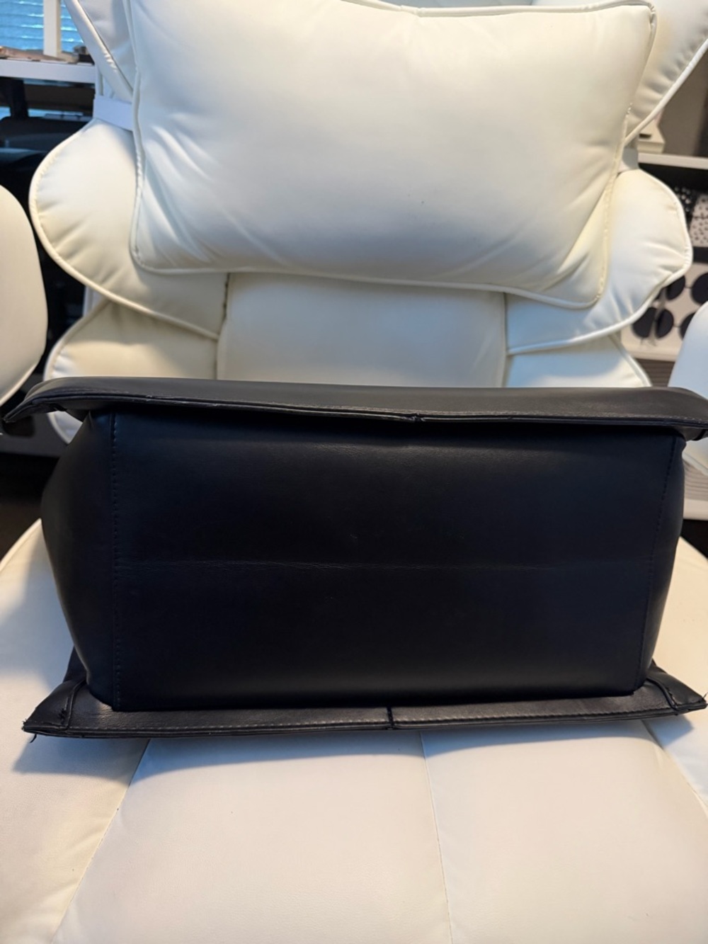 Old Navy shoulder bags and Target Tote. - Picture 6 of 6